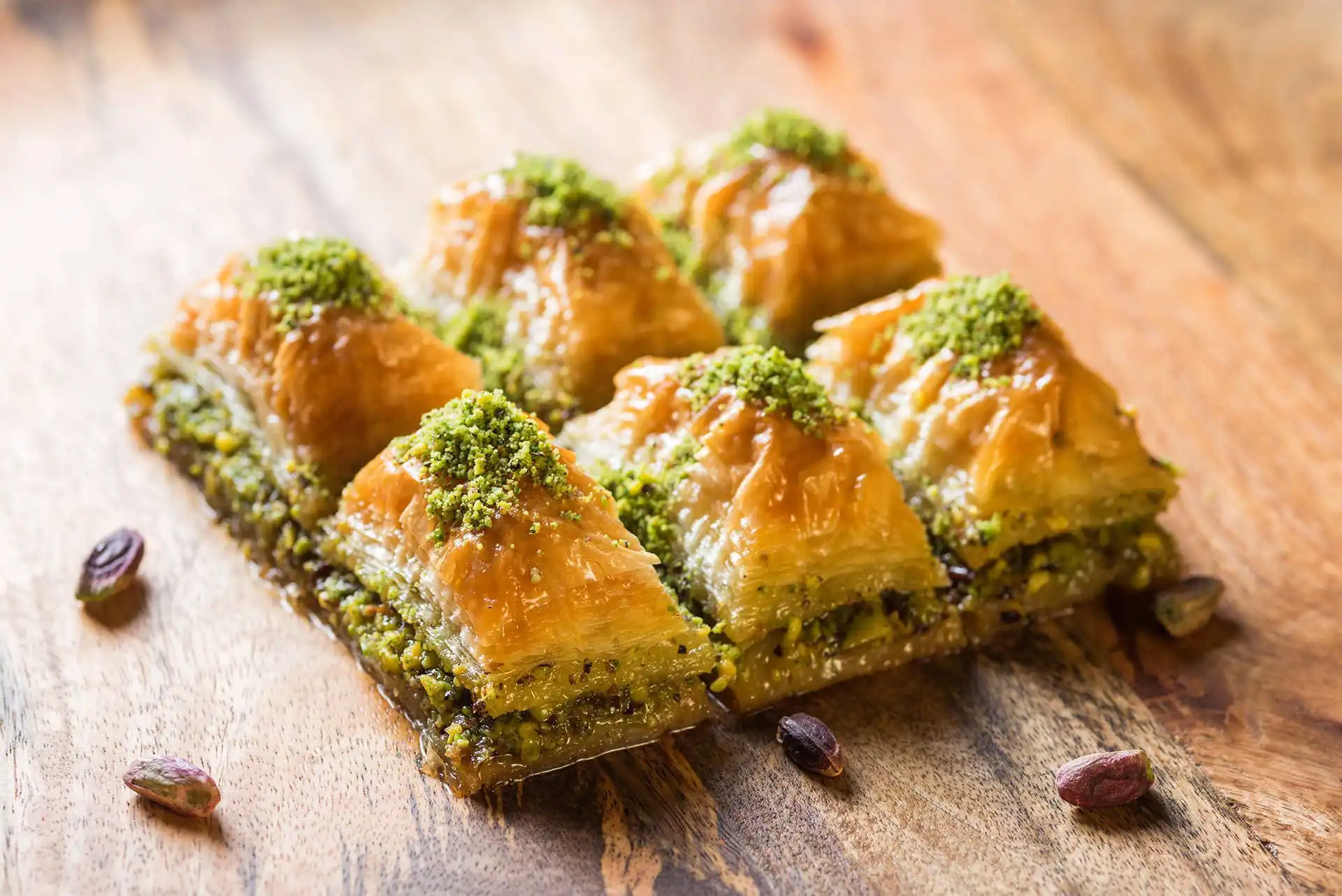 Özel yapım, çift kat fıstıklı baklava